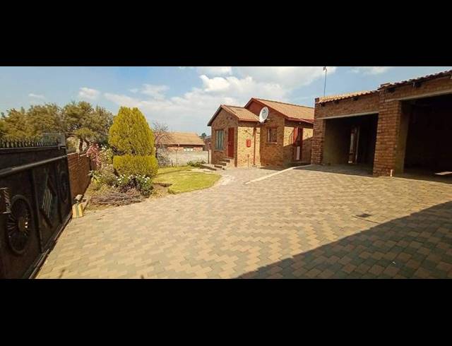 3 BEDROOM HOUSE FOR SALE IN RABIE RIDGE